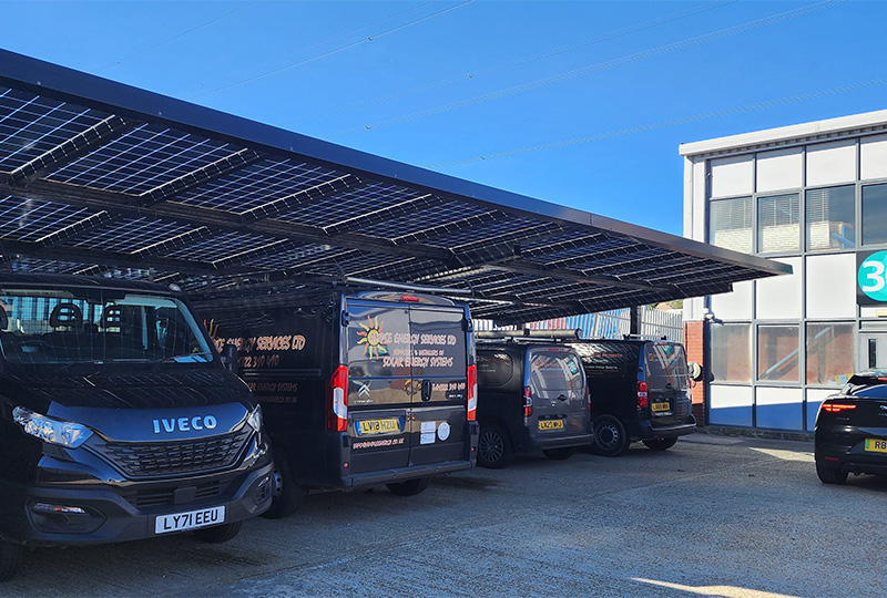 UK இல் Project_0001_30kw சோலார் கார்போர்ட்.jpg